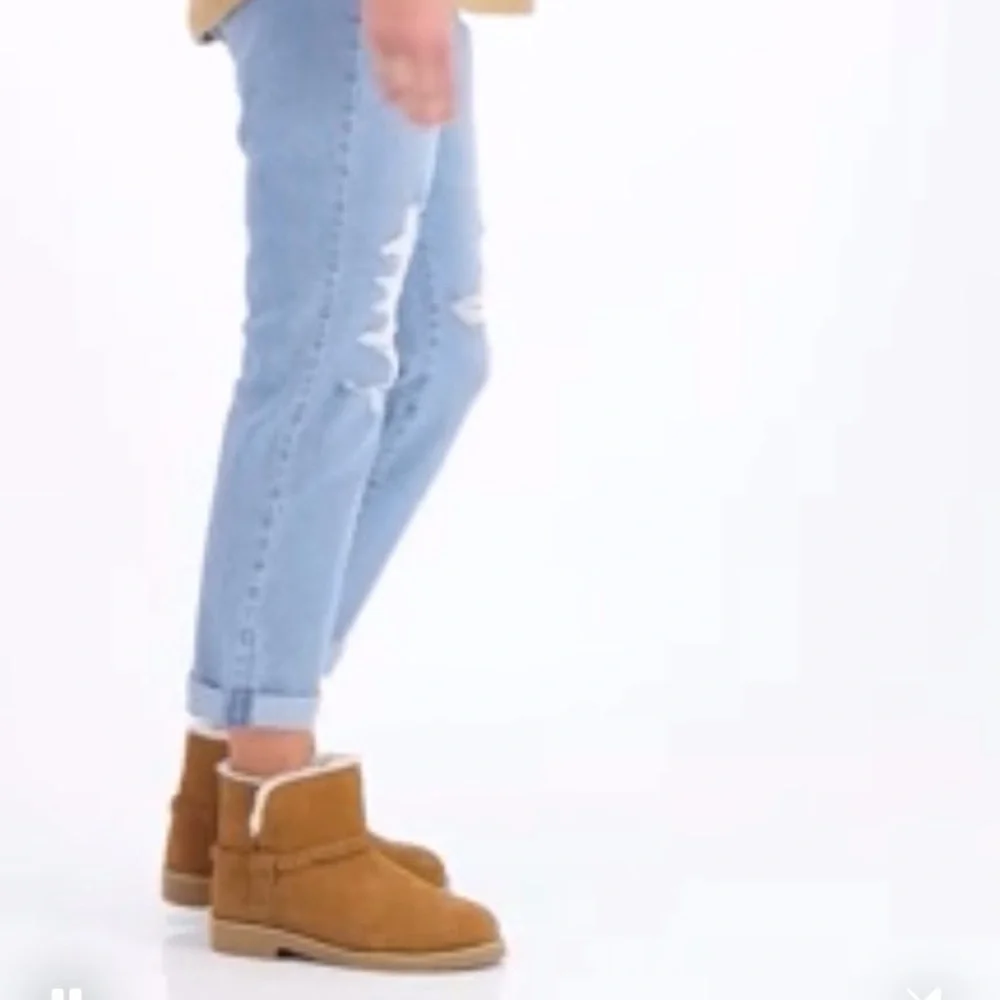 Kaii Cold-Weather Ankle Booties, Tan Ankle Boots with Faux Fur New In Box